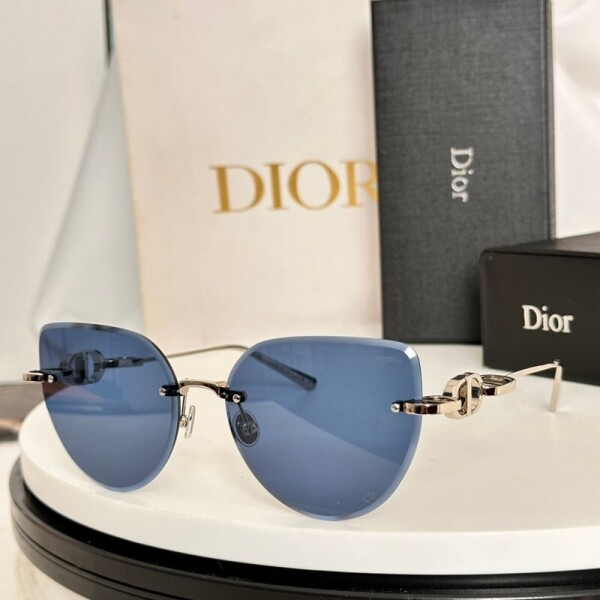 위핑,디올 DIOR 트렌디한 디자인 감각의 선글라스 남녀공용 DSGTA48UCR 61口17-130