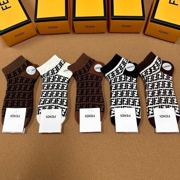 위핑,펜디 FENDI 클래식 더블 F 로고 남자 짧은 양말