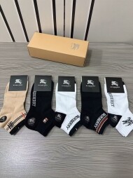 버버리 BURBERRY 클래식 레터링 로고 남자 짧은 양말