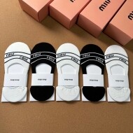미우미우 MIU MIU 클래식 레터링 로고 여성 덧신
