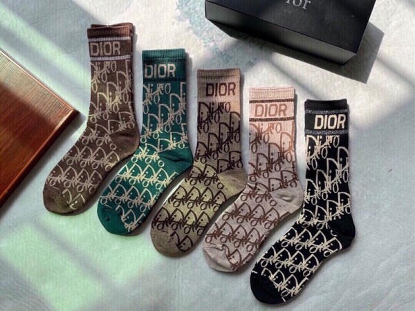 위핑,디올 DIOR 클래식 레터링 로고 여성 미디 양말
