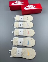 나이키 NIKE 클래식 로고 여자 짧은 양말