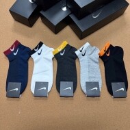 나이키 NIKE 클래식 로고 여자 짧은 양말