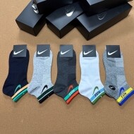 나이키 NIKE 클래식 로고 여자 짧은 양말