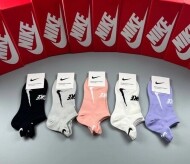 나이키 NIKE 클래식 로고 여자 짧은 양말