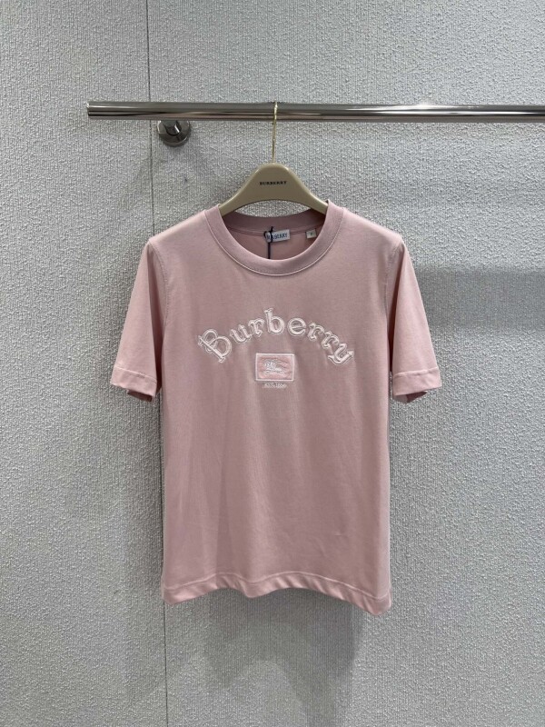 위핑,버버리 BURBERRY 레터링 전마 자수 라운드 여성 반팔 티셔츠
