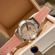 위블로 Hublot 클래식 큐빅 여성 시계 33mm