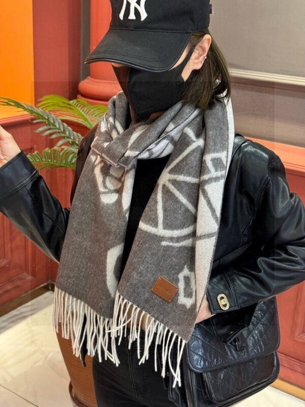위핑,에르메스 Hermès 클래식 빈티지 디자인 캐주얼 스카프