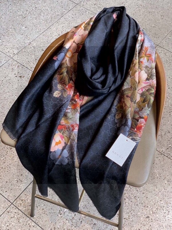 위핑,구찌 GUCCI 클래식 요소 빈티지 캐주얼 스카프