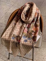 구찌 GUCCI 클래식 요소 빈티지 캐주얼 스카프