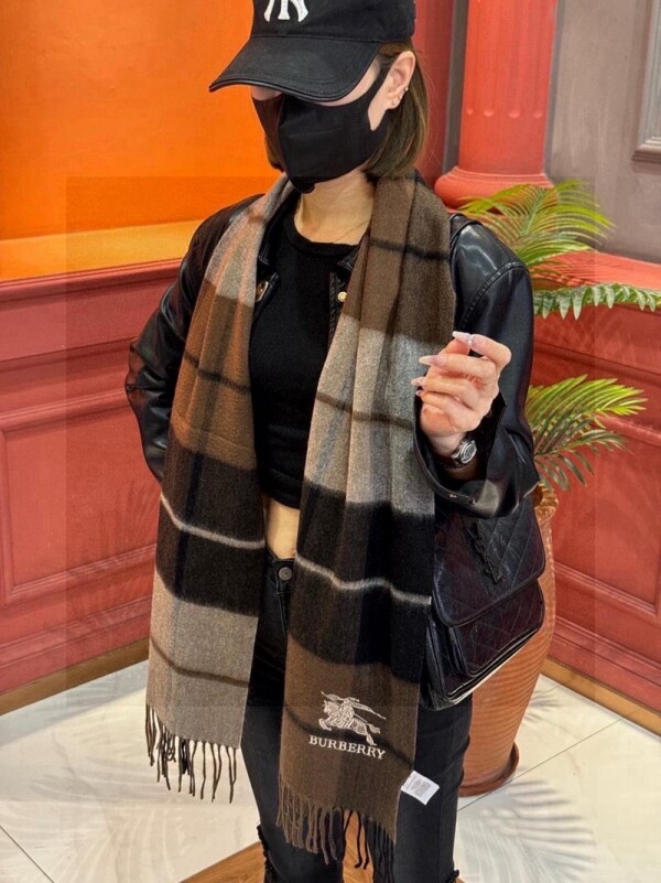 위핑,버버리 BURBERRY 모던 클래식 디자인 캐주얼 스카프