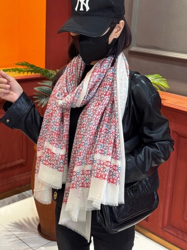 위핑,샤넬 CHANEL 모던 클래식 디자인 캐주얼 스카프