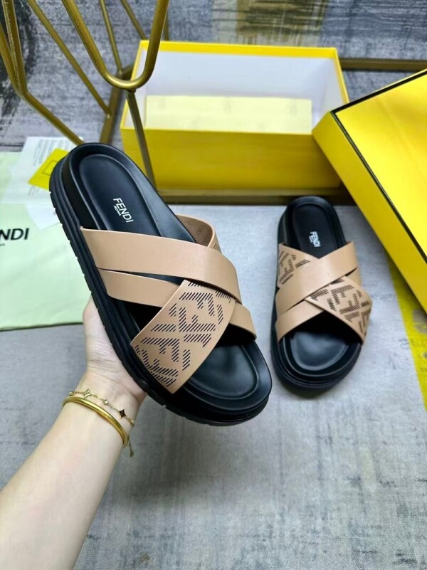 위핑,펜디 FENDI 가죽 통굽 패션 커플 슬리퍼
