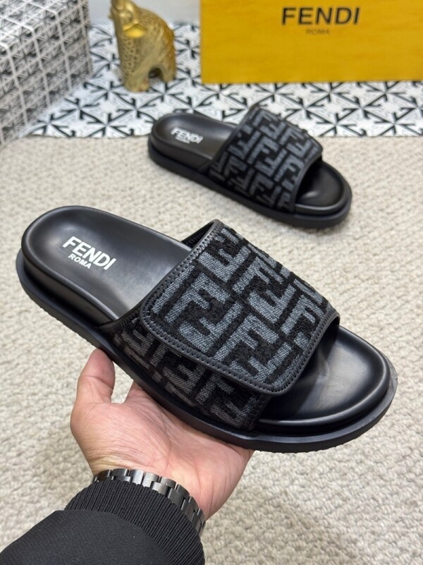위핑,펜디 FENDI 레터링 로고 가죽 통굽 벨크로 커플 슬리퍼