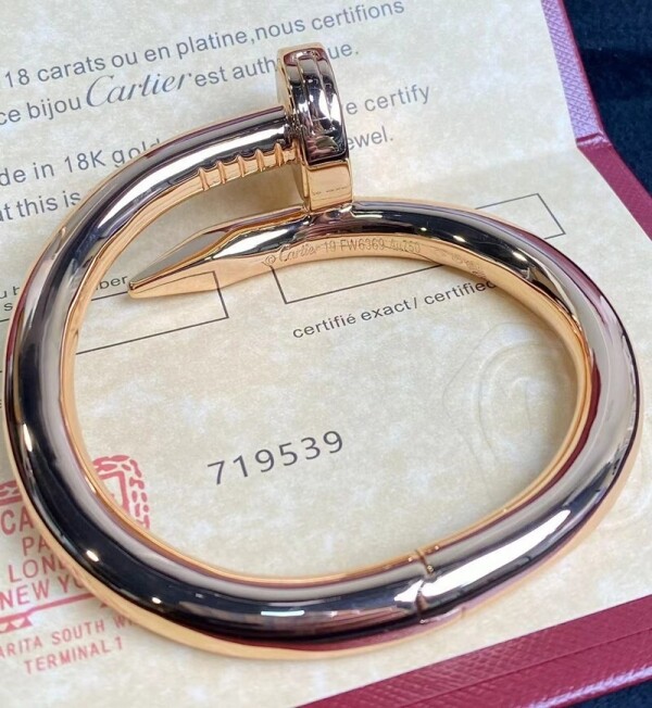 위핑,까르띠에 Cartier 클래식한 못 디자인 팔찌