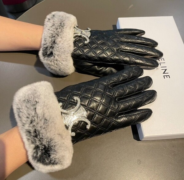 위핑,셀린느 CELINE 클래식빅로고 아가일체크 토끼털 여성가죽장갑