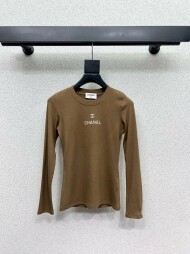 샤넬 CHANEL 클래식 로고 라운드 슬림 긴팔 톱