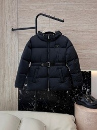 프라다 PRADA 스타일리쉬 삼각로고 신상 후드 다운 점퍼