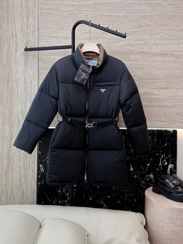 위핑,프라다 PRADA 클래식 삼각 롱 다운