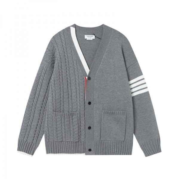 위핑,톰브라운 Thom Browne 와이드 브이넥 꽈배기 짜임 모던 남녀 니트 카디건