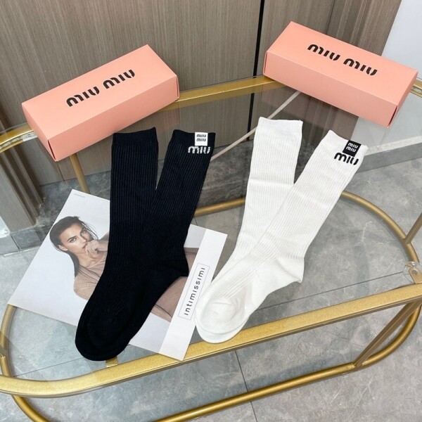 위핑,미우미우 MIU MIU 심플 클래식 로고 캐주얼 종아리 장목양말