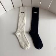 미우미우 MIU MIU 심플 클래식 로고 캐주얼 종아리 장목양말