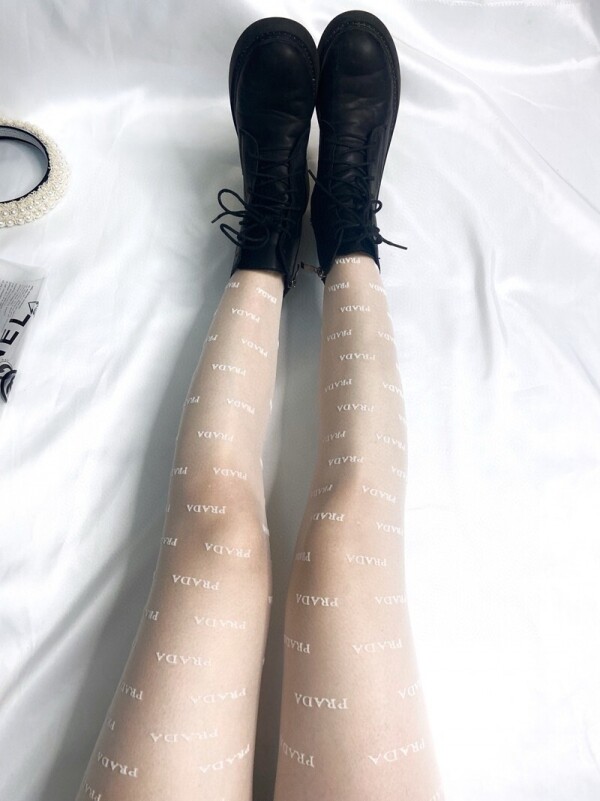 위핑,프라다 PRADA 레터링 로고 모던 섹시 스타킹