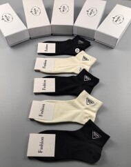 프라다 PRADA 레터링 로고 모던 섹시 스타킹