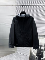 데상트 DESCENTE 심플 모던 시크 남자 후드 점퍼