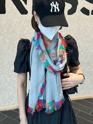로로피아나 LORO PIANA 로고 자수 컬러 수술 디자인 빈티지 스카프