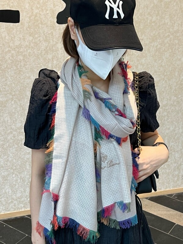 위핑,로로피아나 LORO PIANA 로고 자수 컬러 수술 디자인 빈티지 스카프