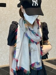 로로피아나 LORO PIANA 로고 자수 컬러 수술 디자인 빈티지 스카프