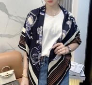 에르메스 Hermès 모던 클래식 캐주얼 빈티지 삼각건