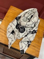 샤넬 CHANEL 모던 클래식 디자인 캐주얼 스카프