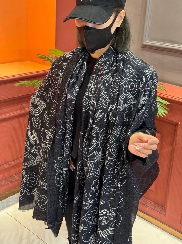 위핑,샤넬 CHANEL 클래식 모던 패턴 캐주얼 스카프