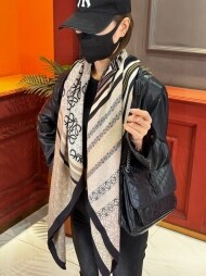 로에베 LOEWE 모던 클래식 패턴 빈티지 캐주얼 스카프 140*140cm