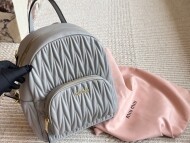 미우미우 MIU MIU 모던 심플 백팩