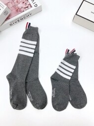 톰브라운 Thom Browne 클래식4스트라이프 스판 여성종아리니삭스