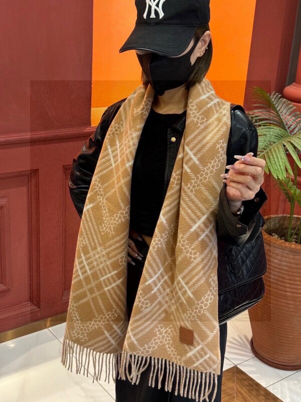 위핑,버버리 BURBERRY 로고 모던 빈티지 디자인 캐주얼 스카프