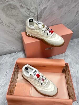 미우미우 MIU MIU 통굽 스니커즈