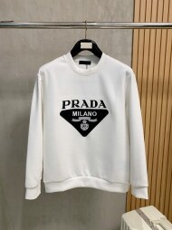 프라다 PRADA 레터링 로고 라운드 긴팔 남자 맨투맨
