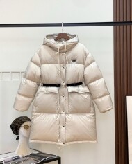 프라다 PRADA 여성용 클래식 트라이앵글 로고 패션 허리 롱 다운 재킷