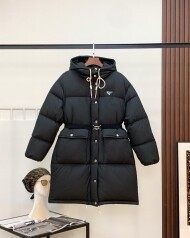 프라다 PRADA 여성용 클래식 트라이앵글 로고 패션 허리 롱 다운 재킷