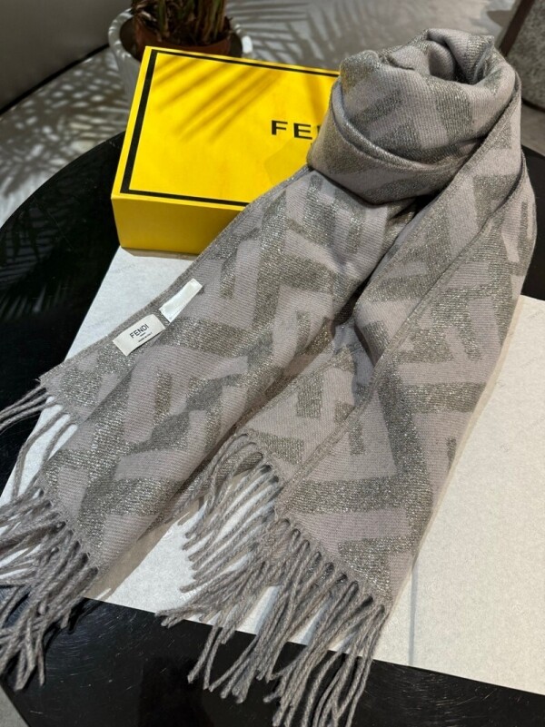 위핑,펜디 FENDI 클래식 패턴 빈티지 캐주얼 스카프
