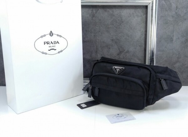 위핑,프라다 포코노 힙색 벨트백