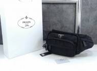 프라다 포코노 힙색 벨트백