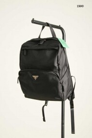 프라다 트라이앵글 로고 리나일론 백팩