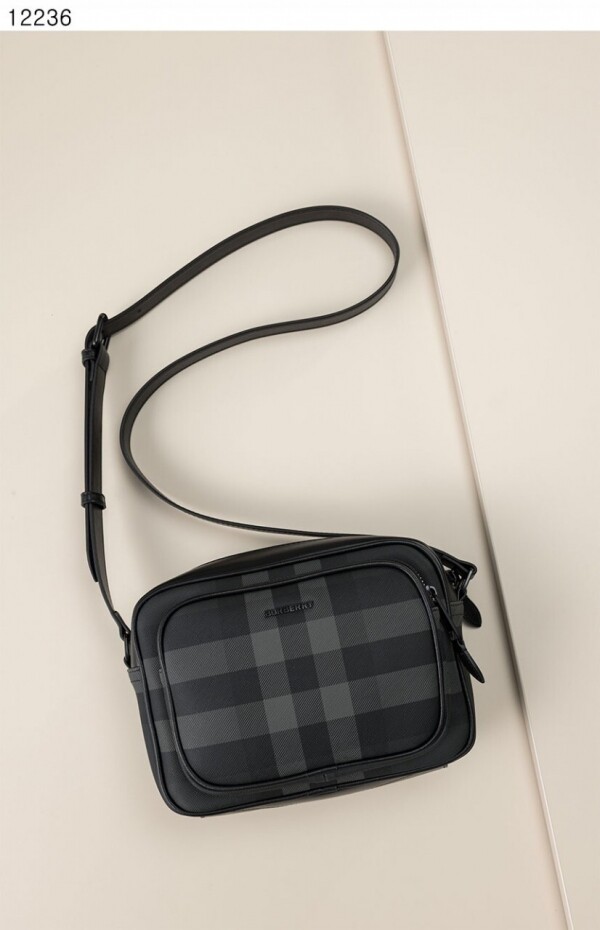 위핑,버버리 패디 크로스백