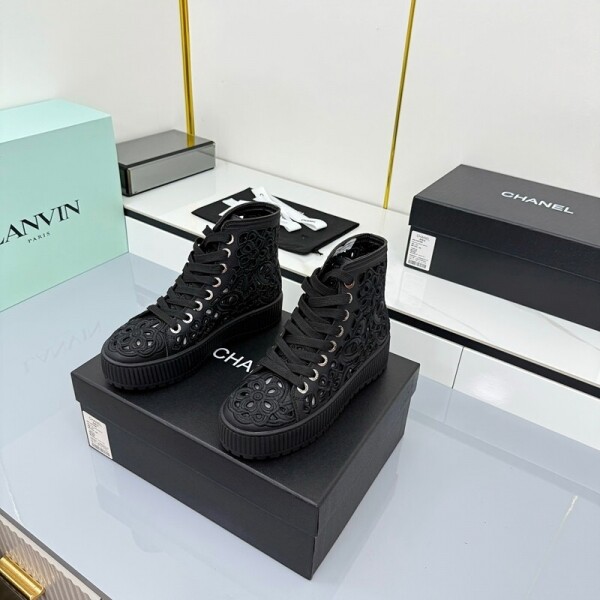 위핑,샤넬 CHANEL 펀칭 하이탑 스니커즈 끈 여성 부츠