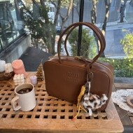 미우미우 가죽 보백 브라운